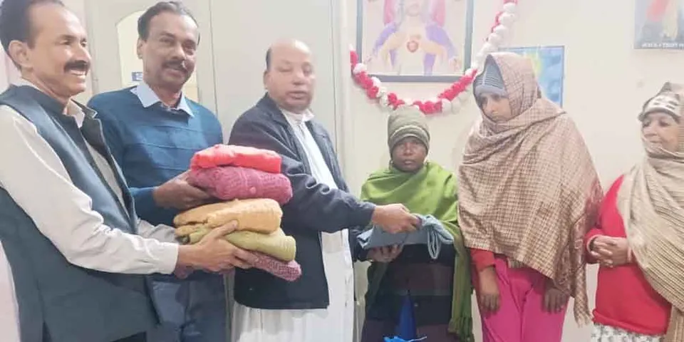 ഡല്‍ഹി ആർകെ പുരം സെന്റ് പീറ്റേഴ്സ് ഇടവകയുടെ നേതൃത്വത്തിൽ ഗുരുഗ്രാം താവു ദേവിലാൽ ഓൾഡ് ഏജ് ഹോമിൽ സ്വെറ്റർ വിതരണം ചെയ്തു