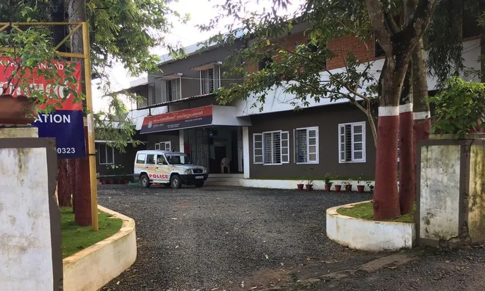 ഇരട്ടപ്പേര് വിളിച്ചതിനെ ചൊല്ലിയുള്ള തര്‍ക്കത്തിനിടെ യുവാവിനെ കുത്തിക്കൊന്ന കേസിലെ പ്രതിക്ക് ജീവപര്യന്തം തടവും ഒരു ലക്ഷം രൂപ പിഴയും ! ശിക്ഷ ലഭിച്ചത് മോനിപ്പള്ളി പയസ് മൗണ്ട് ഭാഗം പൊട്ടനാനിയില്‍ ധനൂപിന്. ശിക്ഷ വിധിച്ചത് പാലാ അഡീഷണല്‍ സെഷന്‍സ് കോടതി