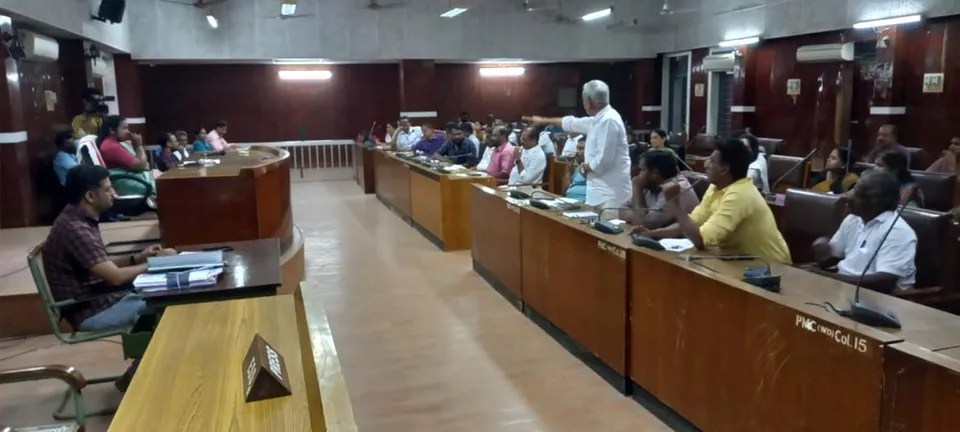 പാലക്കാട് നഗരസഭയെ കൊല്ലുകയാണ് സംസ്ഥാന സർക്കാരിൻ്റെ ഉദ്ദേശമെന്ന് നഗരസഭാ വൈസ് ചെയർമാൻ