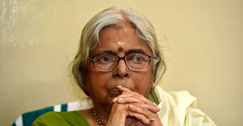 സര്‍വ്വ ചരാചരങ്ങളെയും ചേര്‍ത്തു നിര്‍ത്തിയ സ്‌നേഹത്തിന്റെ കവി; അരുവിയായും അഗ്നിയായും അക്ഷീണം ഒഴുകി, സ്‌നേഹത്താല്‍ പ്രപഞ്ചം തീര്‍ത്തു, ദോഷകരമായ ഓരോ നീക്കളിലും തിരുത്തല്‍ ശക്തിയായി ; വഴിവെയിലും പുഴവെള്ളവും മരത്തണലും വരെ ഈ അമ്മയോട് നന്ദി പറഞ്ഞു !