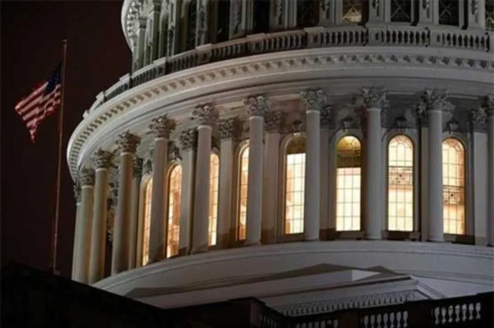 യുഎസില്‍ രണ്ട് ട്രില്യണ്‍ ഡോളര്‍ റെസ്ക്യൂ പാക്കേജ് സെനറ്റ് അംഗീകരിച്ചു