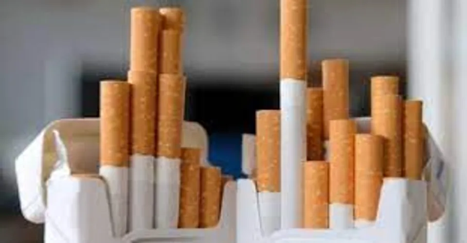 ഇത് പുകവലിക്കുന്നവർക്കുള്ള തിരിച്ചടി; സിഗരറ്റിന് വില കൂടുന്നതിനെതിരെ സോഷ്യല്‍ മീഡിയയില്‍ ചര്‍ച്ചകള്‍ സജീവം