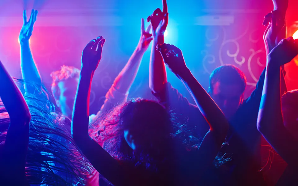 മുന്നണി നോക്കി രാഷ്ട്രീയക്കാരെ കുറ്റം പറഞ്ഞ് ഇപ്പോള്‍ കേരളത്തില്‍ വിലസുന്നത് മയക്കുമരുന്ന്-സ്വര്‍ണം-സിനിമാ മാഫിയ ? പഴി മുഴുവന്‍ രാഷ്ട്രീയക്കാര്‍ക്കും ! കേരളത്തില്‍ വിലസുന്ന സൂപ്പര്‍ മുഖ്യമന്ത്രിമാരെ തളച്ചില്ലെങ്കില്‍ ഈ പുണ്യഭൂമി യൂറോപ്പിനെ കടത്തിവെട്ടും - ദാസനും വിജയനും എഴുതുന്നു