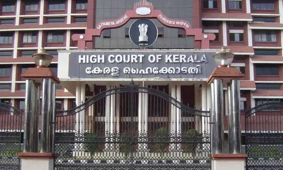 ശബരിമല ദർശനത്തിനു ഹെലികോപ്റ്റർ സേവനം നൽകുമെന്നു കാണിച്ചു പരസ്യം നൽകാൻ ആരാണ് അനുവാദം നൽകിയത്? സ്വകാര്യ കമ്പനിയോടു ഹൈക്കോടതിയുടെ ചോദ്യം