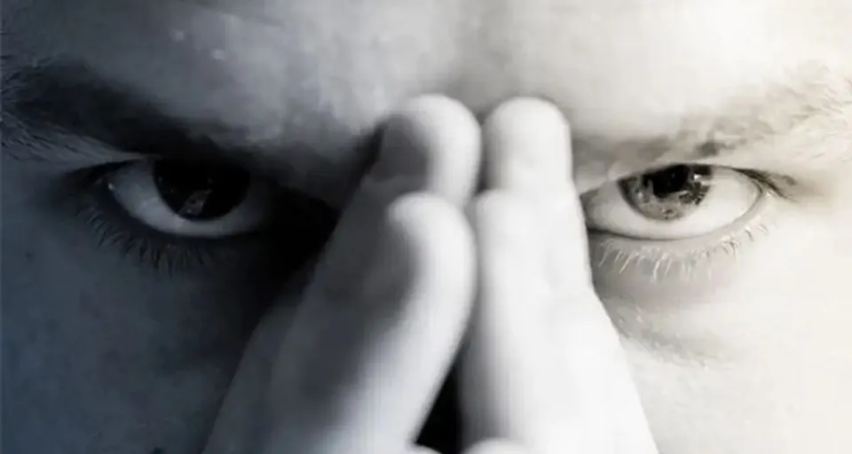 അസൂയ-മനസാക്ഷി നെടുകെ പിളർക്കുന്ന ഈർച്ചവാൾ