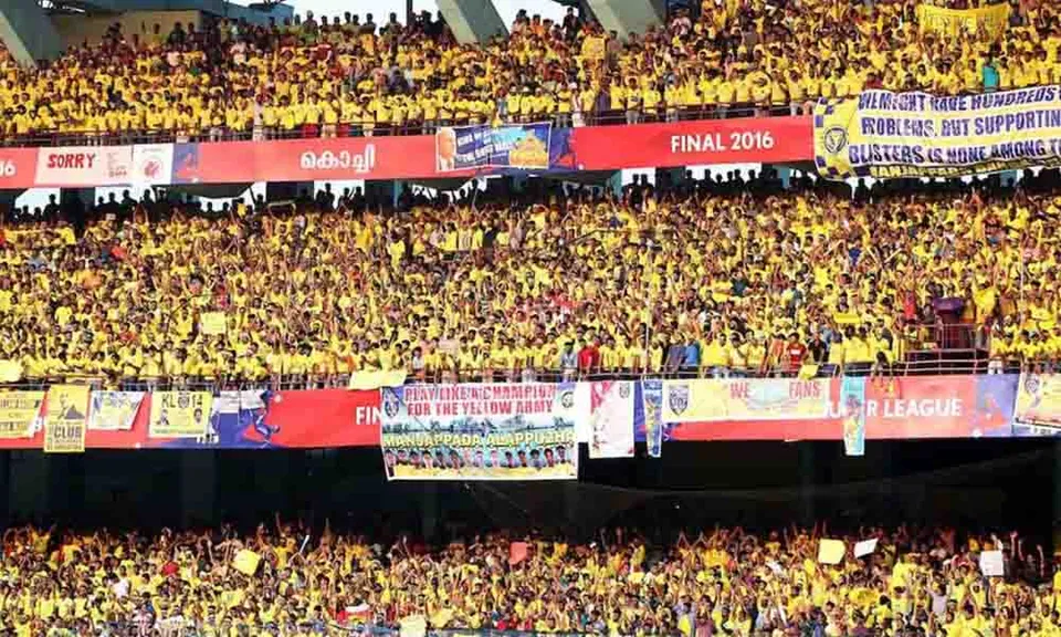 കൊച്ചിയിൽ മഞ്ഞക്കടലിരമ്പും ! ആകാംക്ഷയ്‌ക്കൊടുവിൽ ഐഎസ്എൽ ഒമ്പതാം പതിപ്പിന് ഇന്ന് കൊടിയേറ്റം. കിരീടമണിയാൻ റണ്ണേഴ്സ് അപ്പായ കേരള ബ്ലാസ്റ്റേഴ്സ്, മികച്ച പ്രകടനം ലക്ഷ്യമിട്ട് ഇസ്റ്റ് ബംഗാൾ. അവേശപോര് ഇന്ന് വൈകിട്ട് 7.30ന് കലൂർ ജവഹർലാൽ നെഹ്രു അന്താരാഷ്ട്ര സ്‌റ്റേഡിയത്തിൽ...