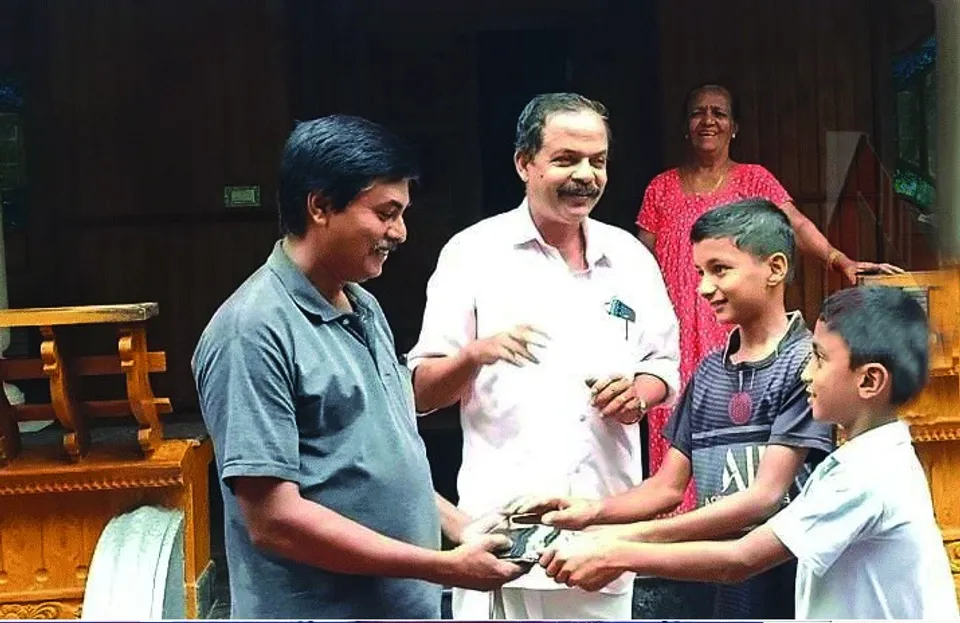 കളങ്കമില്ലാത്ത കുഞ്ഞുമനസ്സുകൾ; ഡേവിഡും എൽവിനും സമൂഹത്തിന് മാതൃകയാണ്