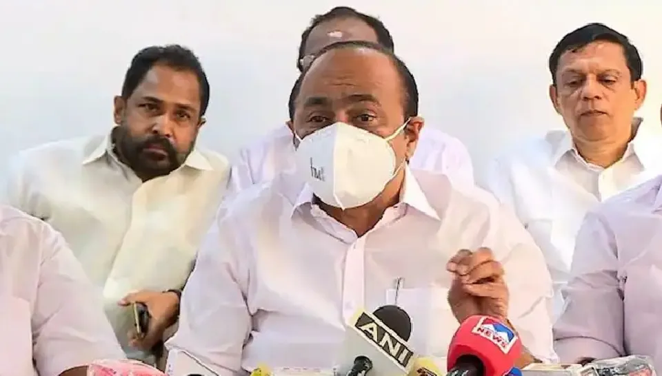 'കണക്ക് ചോദിക്കാതെ ഒരു കാലവും കടന്ന് പോയിട്ടില്ല'; കേസില്‍ ഉള്‍പ്പെട്ട വനിതയെ വിളിച്ച് വരുത്തി പരാതി എഴുതി വാങ്ങി ഉമ്മന്‍ ചാണ്ടിക്കെതിരെ സി.ബി.ഐ അന്വേഷണത്തിന് ശിപാര്‍ശ ചെയ്ത മുഖ്യമന്ത്രിയാണ് പിണറായി വിജയന്‍; പിണറായി പണ്ട് പറഞ്ഞതു പോലെ, 'ഈ തട്ടിപ്പില്‍ മുഖ്യമന്ത്രി ഒന്നാം പ്രതിയാണ് എന്ന് തുടക്കം മുതല്‍ തെളിവുകള്‍ നിരത്തി പ്രതിപക്ഷം പറയുന്നതാണ്; ഉമ്മന്‍ ചാണ്ടിക്ക് ഒരു നീതി, പിണറായി വിജയന് മറ്റൊരു നീതി എന്നത് ഇവിടെ നടക്കില്ല; പിണറായി വിജയിനെതിരെ കടുത്ത വിമര്‍ശനവുമായി വിഡി സതീശന്‍