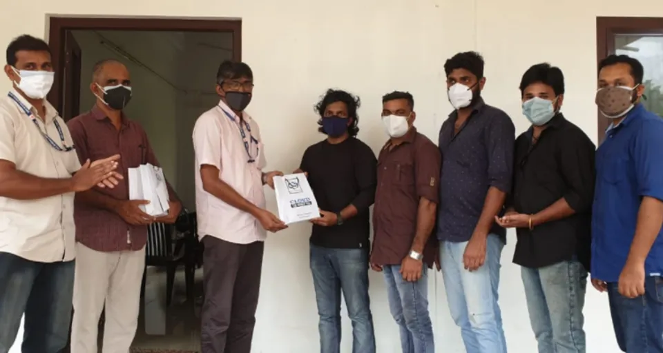 വേനപ്പാറ ലിറ്റിൽ ഫ്ലവർ യുപി സ്കൂളിന് ഓൺലൈൻ പഠനോപകരണ സഹായവുമായി ഡിവൈഎഫ്ഐ പയ്യൂളി യൂണിറ്റ്
