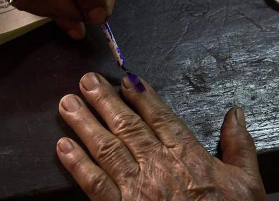 ഇരട്ടവോട്ടുകള്‍ 38,586 മാത്രം; തിരഞ്ഞെടുപ്പ് നടപടി ക്രമങ്ങള്‍ ആരംഭിച്ചതിനാല്‍ ഇനി വോട്ടര്‍ പട്ടികയില്‍ മാറ്റം വരുത്താനാകില്ലെന്ന് തിരഞ്ഞെടുപ്പ് കമ്മീഷന്‍