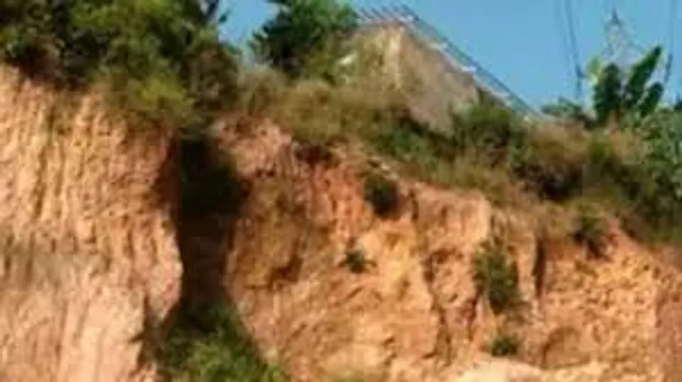 കുണ്ടറയിൽ നിർധന കുടുംബത്തിന്റെ വീടിന്റെ അടിത്തറ മണ്ണ് മാഫിയ തോണ്ടിയ സംഭവത്തിൽ ജിയോളജി വകുപ്പ് ഇന്ന് റിപ്പോര്‍ട്ട് സമര്‍പ്പിക്കും; സ്ഥലം നേരിട്ട് പരിശോധിച്ച് വിലയിരുത്തിയാണ് റിപ്പോര്‍ട്ട് നൽകുക