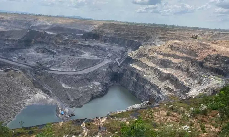 ഓപ്പണ്‍കാസ്റ്റ് കോള്‍ മൈന്‍സ് അഥവാ തുറസ്സായ കൽക്കരി ഖനികൾ...