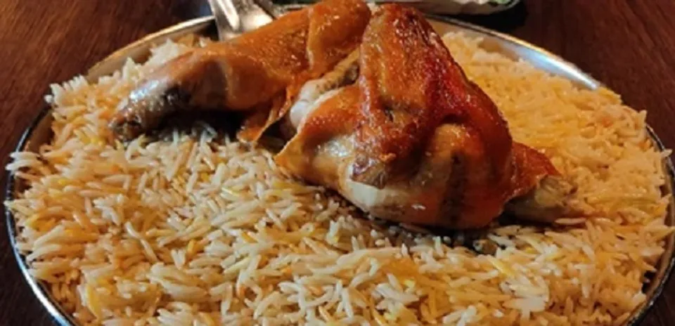 മലപ്പുറം വേങ്ങരയില്‍ ഭക്ഷ്യവിഷബാധയെ തുടര്‍ന്ന് ഹോട്ടല്‍ അടപ്പിച്ചു; കുഴിമന്തി കഴിച്ച്‌ ഭക്ഷ്യവിഷബാധയേറ്റത് എട്ടു പേര്‍ക്ക്‌