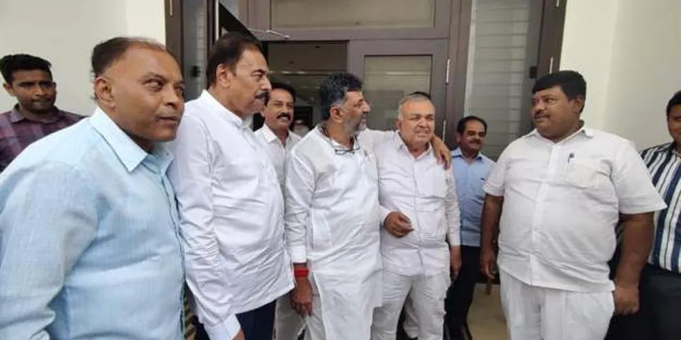 എംഎല്‍എ ആയി തെരഞ്ഞെടുക്കപ്പെട്ട് മൂന്നുമാസം തികയും മുന്‍പേ ബയറണ്‍ ബിശ്വാസ് കാലുമാറിയത് എവിടെയും ചോദ്യം ചെയ്യനാകാത്ത നിലയില്‍ കോണ്‍ഗ്രസ് നേതൃത്വം; പാര്‍ട്ടിയുടെ ഏക എംഎല്‍എ കാലുമാറി വേറെ പാര്‍ട്ടിയില്‍ ചേര്‍ന്നാല്‍ അത് കൂറുമാറ്റ നിയമത്തിന്റെ പരിധിയില്‍ വരുന്നില്ല; ബംഗാളില്‍ വീണ്ടും വട്ടപ്പൂജ്യമായി കോണ്‍ഗ്രസ്