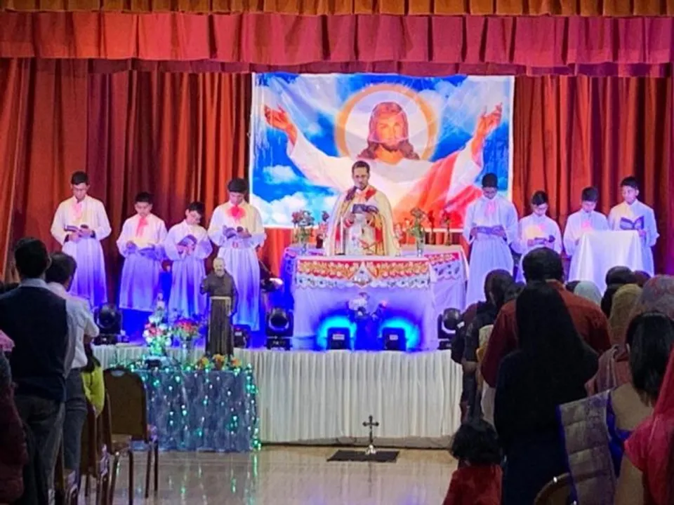കുരുന്നുകൾ അരങ്ങു കീഴടക്കിയ കലാസന്ധ്യ. വർണ്ണവിസ്മയം തീർത്ത് എയ്‌ൽസ്‌ഫോർഡ് സീറോ മലബാർ മിഷന്റെ ഇടവകദിനവും സൺഡേസ്കൂൾ വാർഷികാഘോഷങ്ങളും