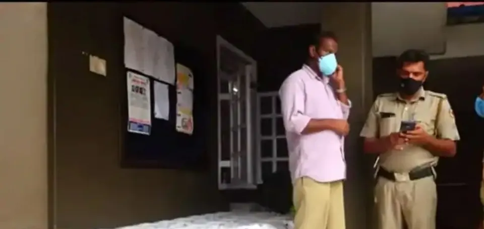 ബേക്കലിൽ വൻ സ്പിരിറ്റ് വേട്ട; മീൻ വണ്ടിയിൽ കടത്തുകയായിരുന്ന 2100 ലിറ്റർ സ്പിരിറ്റുമായി രണ്ടുപേർ പിടിയിൽ.