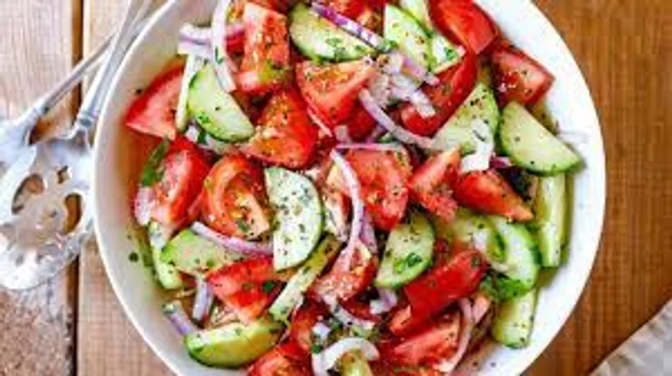 ദിവസവും ഒരു നേരം സാലഡ് പതിവാക്കുന്നതുകൊണ്ടുള്ള ആരോ​ഗ്യ ​ഗുണങ്ങൾ നോക്കാം..