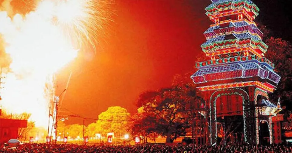 കെ റെയിലും വന്ദേഭാരതും വർണങ്ങളായി ആകാശത്ത് വിരിയും; തൃശൂർ പൂരം വെടിക്കെട്ട് പൊളിക്കും