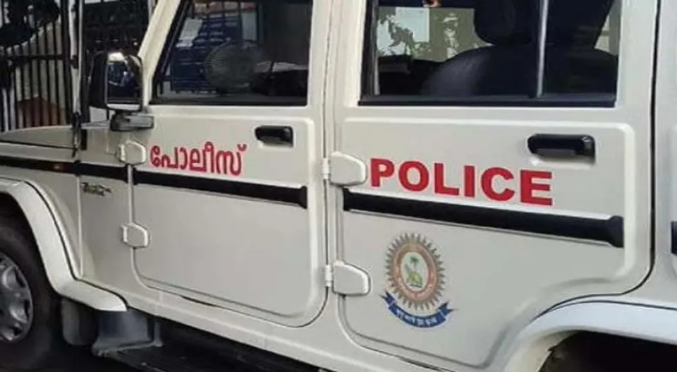 സൈക്കിളിന്റെ ഹോൺ അടിച്ചതിനെചൊല്ലി തർക്കും, വൈക്കത്ത് മദ്യലഹരിയില്‍ യുവാക്കള്‍ ഏറ്റുമുട്ടി; തടസംനിന്ന മാതാവിനും യുവാവിനും വെട്ടേറ്റു, ഗുരുതര പരിക്ക്