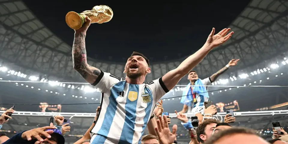 'ലോകജേതാക്കളായ ജേഴ്‌സിയില്‍ തുടരണം; അന്താരാഷ്ട്ര മത്സരങ്ങളില്‍ നിന്നും വിരമിക്കില്ല'; ലയണൽ മെസി