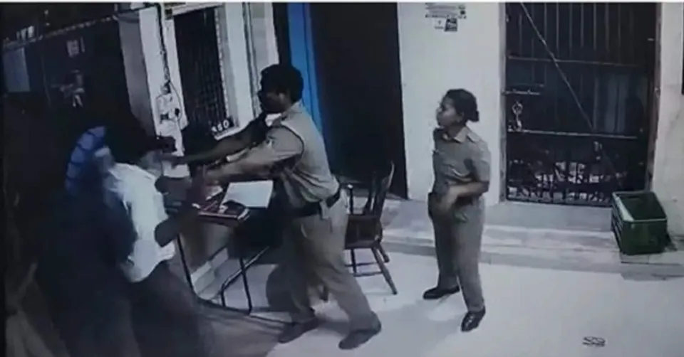 ആദ്യം മാങ്ങ മോഷണം, തുടര്‍ന്ന് മാല മോഷണം, പിന്നാലെ കിളിക്കൊല്ലൂരിലെ മര്‍ദ്ദനം; പൊലീസിന്റെ തേര്‍വാഴ്ചക്കെതിരെ നാടെങ്ങും അമര്‍ഷം പുകയുമ്പോഴും പ്രതിപക്ഷം പുലര്‍ത്തുന്ന നിഷ്‌ക്രിയ നിലപാട് യു.ഡി.എഫിലും ചര്‍ച്ചയാകുന്നു! രാഷ്ട്രീയ വിമര്‍ശനങ്ങള്‍ വാര്‍ത്താ സമ്മേളനത്തില്‍ ഒതുക്കുന്ന നേതൃത്വത്തിനെതിരെ മുന്നണിയിലും പാര്‍ട്ടിയിലും മുറുമുറുപ്പുകളും ശക്തം; യൂത്ത് കോൺഗ്രസും പൊലീസ് വീഴ്ചകളോ സർക്കാരിന്റെ മറ്റ് പോരായ്മകളോ അറിഞ്ഞ മട്ടില്ലെന്നും ആക്ഷേപം; ഇങ്ങനെ പോയാല്‍ '2021' ആവര്‍ത്തിക്കുമെന്നും മുന്നറിയിപ്പ്‌