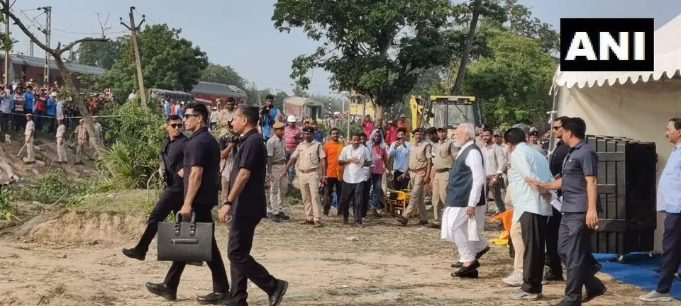 രാജ്യത്തെ നടുക്കിയ ഒഡീഷയിലെ ട്രെയിന്‍ ദുരന്തം ; ദുരന്തഭൂമിയില്‍ കണ്ണീരൊപ്പാന്‍ പ്രധാനമന്ത്രി എത്തി; വീഡിയോ