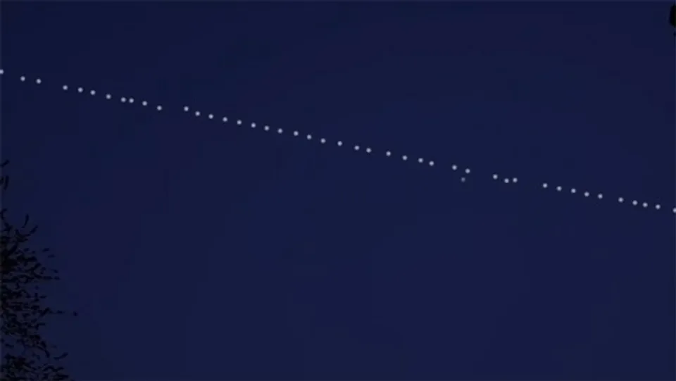 കൗതുകം പകർത്തി ഉപഗ്രഹപരേഡ്‌ ; കേരളം കണ്ടു ഇലോൺ മസ്‌കിന്റെ സ്‌റ്റാർലിങ്ക്‌ പേടകങ്ങൾ