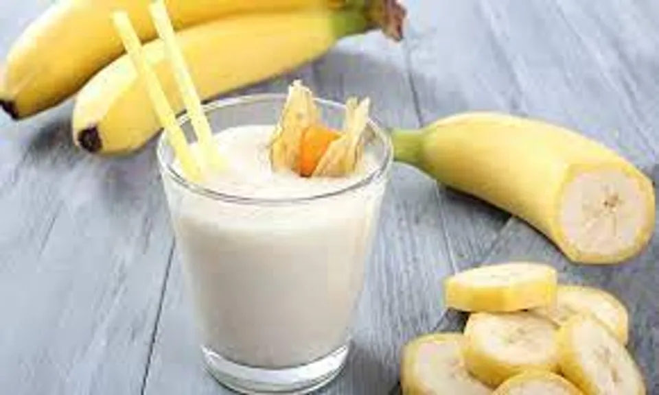 പാലിനൊപ്പം കഴിക്കാൻ പാടില്ലാത്ത ഭക്ഷണങ്ങൾ ഏതൊക്കെയാണെന്ന് നോക്കാം..