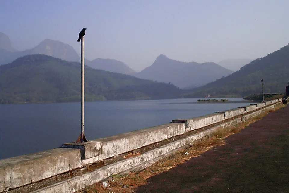 കാഞ്ഞിരപ്പുഴ ഡാമിൻ്റെ മൂന്ന് സ്പിൽവെ ഷട്ടറുകൾ ഉയർത്തും