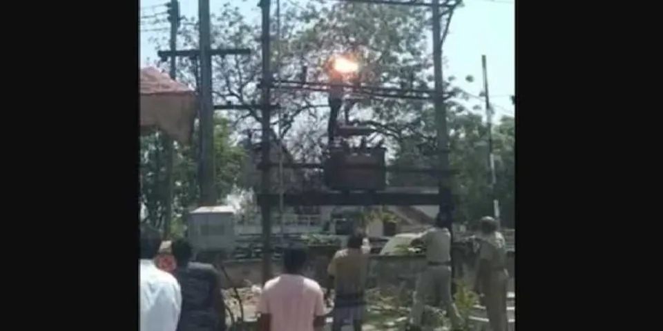 മദ്യപിച്ച് ട്രാൻസ്ഫോമറിൽ കയറി: ഹൈടെൻഷൻ വയറിൽ സ്പർശിച്ച യുവാവിന് ഗുരുതരമായി പൊള്ളലേറ്റു