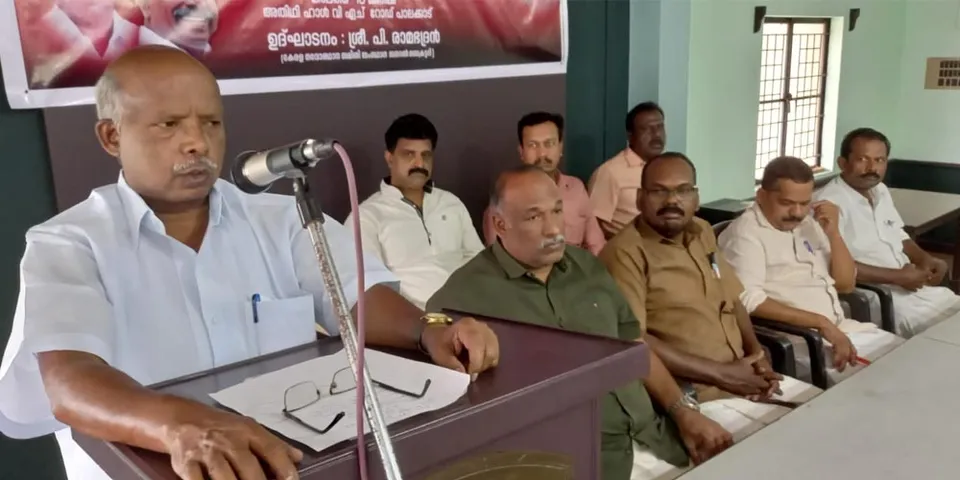 ഇന്ത്യൻ ഭരണഘടനയുടെ തത്വസംഹിതയെ തച്ചുടക്കുകയാണ് സംഘപരിവാറിന്റെ അജണ്ട: കേരള നവോത്ഥാന സമിതി സംസ്ഥാന ജനറൽ സെക്രട്ടറി പി രാമഭദ്രൻ