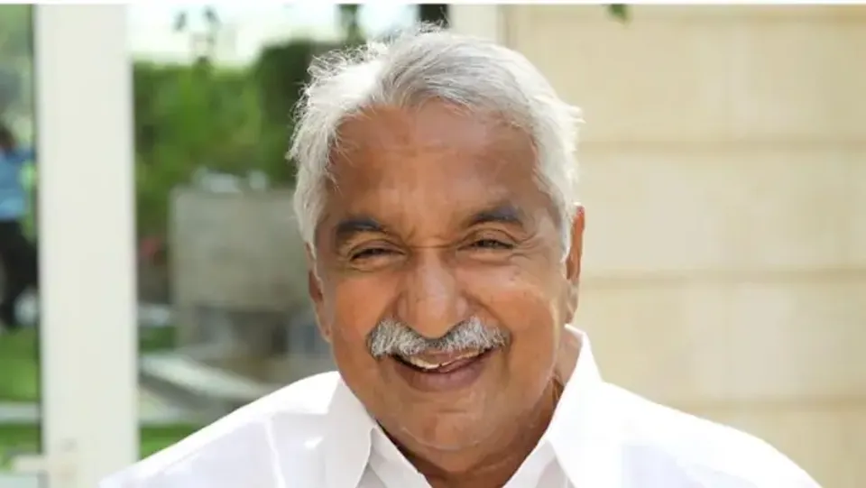 ജനകീയനാണ് ഉമ്മന്‍ചാണ്ടി; തികഞ്ഞ ഒരു ജനകീയ നേതാവെന്ന നിലയ്ക്കുള്ള അദ്ദേഹത്തിന്റെ സ്വഭാവങ്ങളെയും രീതികളെയുമാണ് പരാതിക്കാരി ചോദ്യം ചെയ്തത്; അതു സത്യവും വസ്തുതകളും അടിസ്ഥാനപ്പെടുത്തിയായിരുന്നില്ലെന്ന് സി.ബി.ഐ കണ്ടെത്തി; അങ്ങനെ അവസാനം ഉമ്മന്‍ ചാണ്ടിക്ക് നീചമായ ആരോപണങ്ങളില്‍ നിന്നു മോചനം! രണ്ടു പാഠങ്ങള്‍ ഇതില്‍ നിന്നു കേരളം പഠിക്കാനുണ്ട്-മുഖപ്രസംഗത്തില്‍ ജേക്കബ് ജോര്‍ജ്