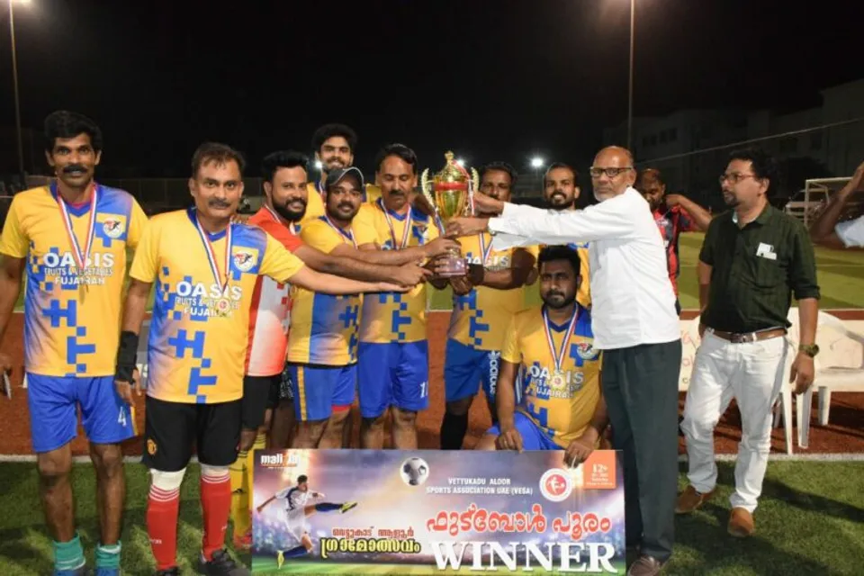 വെട്ടുകാട് ആളൂർ സ്പോർട്സ് അസോസിയേഷൻ യുഎഇ കമ്മിറ്റി സംഘടിപ്പിച്ച 'ഫുട്ബോൾ പൂരം' ഫുട്ബോൾ മത്സരത്തിൽ യെല്ലോ വാരിയേഴ്സ് ജേതാക്കൾ