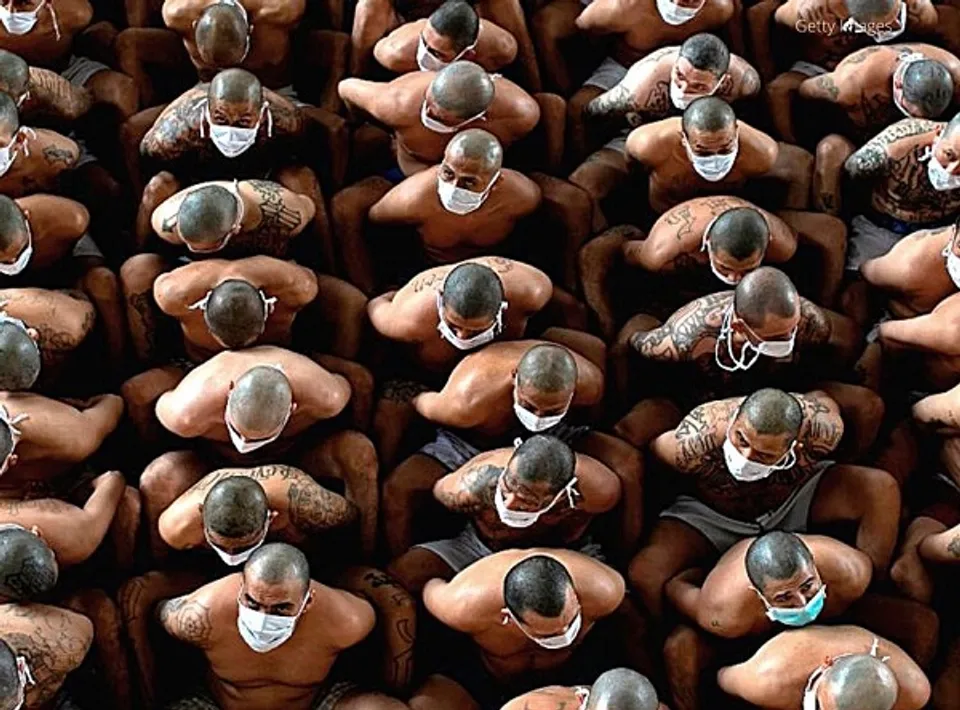 കുറ്റവാളികള്‍ക്ക് മാനസാന്തരം വരണം; അതിന് അവരുടെ മനസില്‍ ഭീതി ജനിപ്പിക്കണം; ജയില്‍ ലോക്ക്ഡൗണ്‍ കാല ചിത്രങ്ങള്‍ പുറത്തുവിട്ട എല്‍ സാല്‍വദോര്‍ സര്‍ക്കാരിന്റെ ലക്ഷ്യവും അതായിരുന്നു; സെന്‍ട്രല്‍ അമേരിക്കയിലെ ഈ കൊച്ചുരാജ്യത്തില്‍ സംഭവിച്ചത്