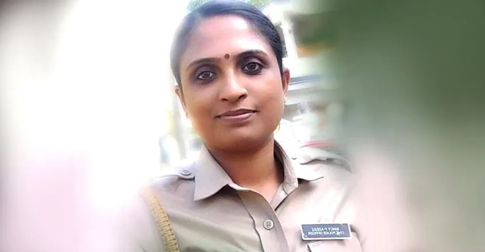 സ്‌കൂട്ടറും കാറും കൂട്ടിയിടിച്ച് ‍പരുക്കേറ്റു ചികിത്സയിലായിരുന്ന വനിതാ പൊലീസ് ഉദ്യോഗസ്ഥ മരിച്ചു