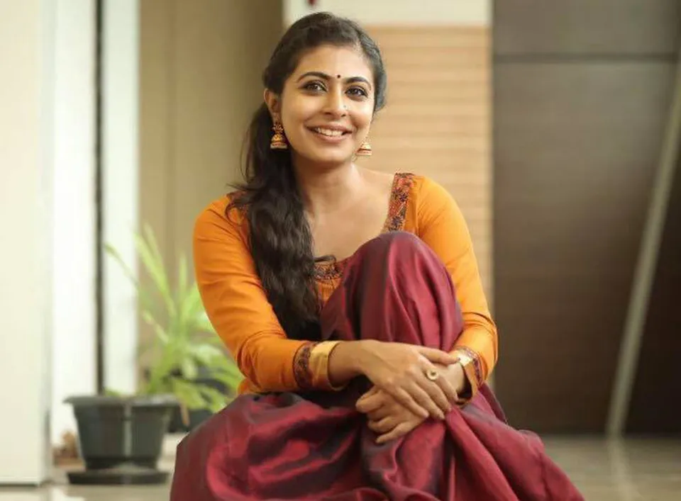 നടിയെന്ന് വിളിക്കുമ്പോള്‍ അഭിമാനമാണ്: ലിയോണ