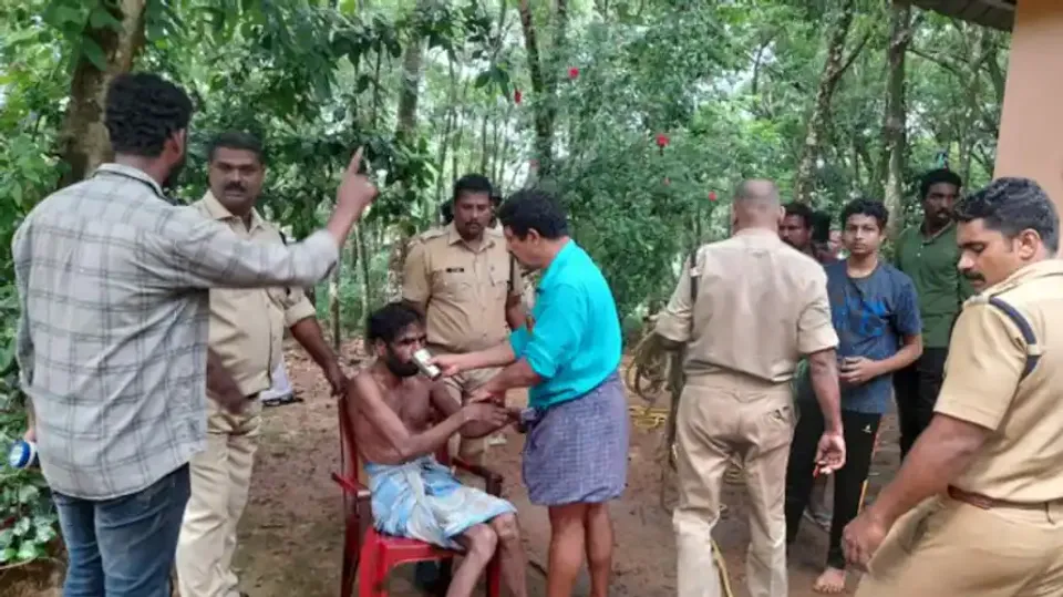 70 അടി താഴ്ച്ചയുള്ള കിണറ്റിൽ ചാടിയ മാനസിക വിഭ്രാന്തിയുള്ള ആളെ അഗ്നിരക്ഷാസേന രക്ഷിച്ചു