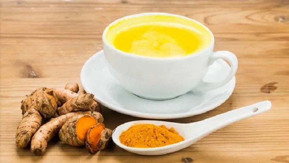 രാത്രിയില്‍ ഉറങ്ങുന്നതിന് മുമ്പ് മഞ്ഞള്‍ ചേര്‍ത്ത പാല് കുടിക്കുന്നത് ശീലമാക്കു...ക്ഷീണം പമ്പകടക്കും