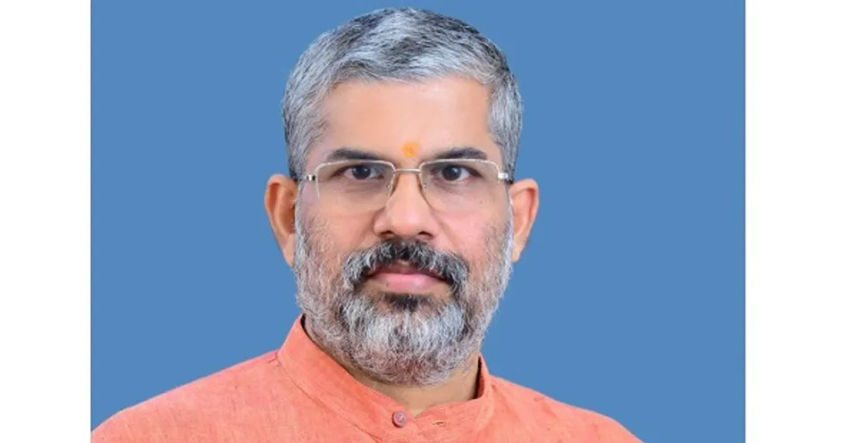 കരുത്ത് പകർന്ന് ഒപ്പം നിന്നവരുടെ ശ്രദ്ധക്കു മുന്നിൽ നമസ്ക്കാരം, നാളിതുവരെ അശ്ളീല കഥ മെനഞ്ഞ സൈബർ മറുതകൾക്കും നല്ല നമസ്ക്കാരം! പ്രതികരണവുമായി സ്വാമി സന്ദീപാനന്ദഗിരി