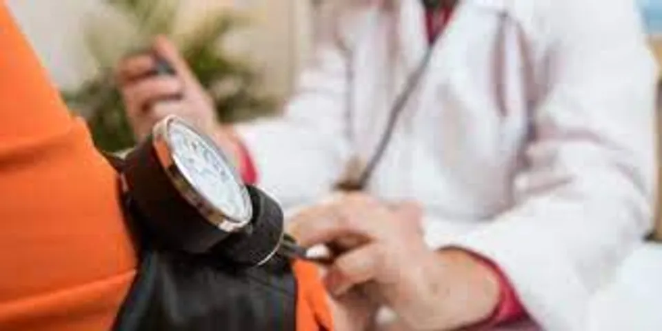 രക്തസമ്മർദ്ദം നിയന്ത്രിക്കുന്നതിന് ചില പ്രകൃതിദത്ത മാർ​ഗങ്ങൾ പരിചയപ്പെടാം..