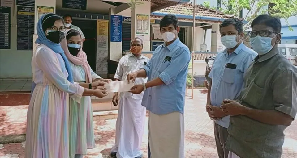 പെരുന്നാൾ പൈസ സാന്ത്വനത്തിന്; കരുണയുടെ കരംനീട്ടി ദേശബന്ധു ഹൈസ്‌കൂളിലെ രണ്ട് വിദ്യാർത്ഥിനികൾ