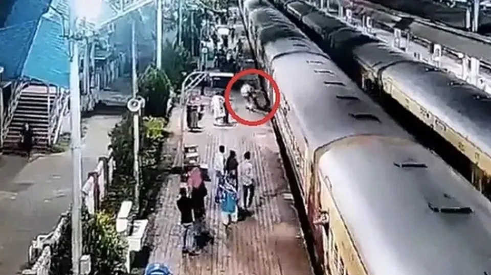 ഇത് രണ്ടാം ജന്മം ! ഓടിത്തുടങ്ങിയ തീവണ്ടിയില്‍ കയറുന്നതിനിടെ വീണ യാത്രക്കാരനെ രക്ഷിച്ച് ആര്‍പിഎഫ് ഉദ്യോഗസ്ഥന്‍; വീഡിയോ വൈറല്‍