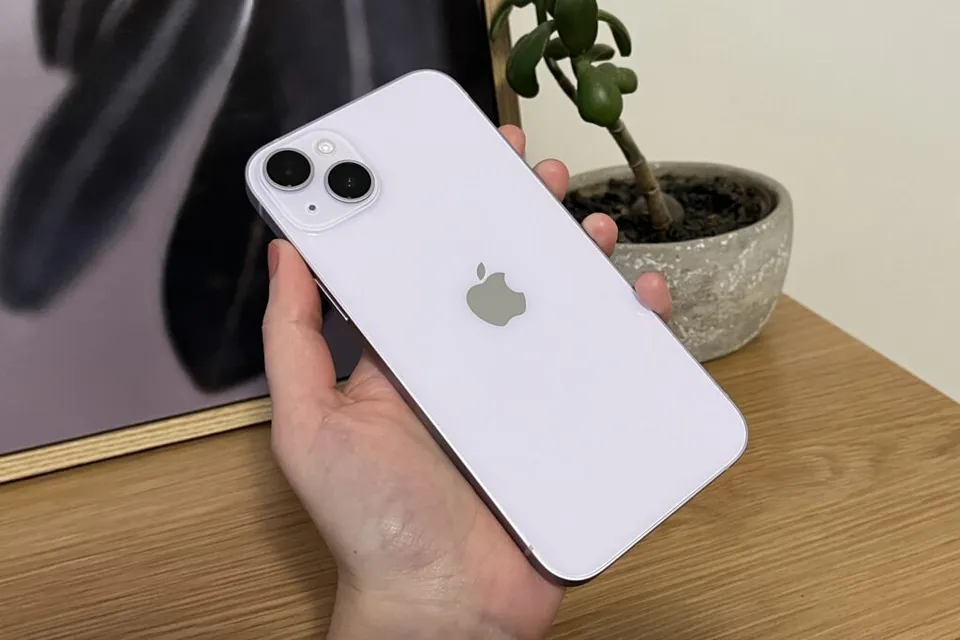 ഐഫോൺ 14 പ്ലസ് വാങ്ങാൻ ആഗ്രഹിക്കുന്നവരാണോ? വിലക്കുറവിൽ വാങ്ങാൻ അവസരം