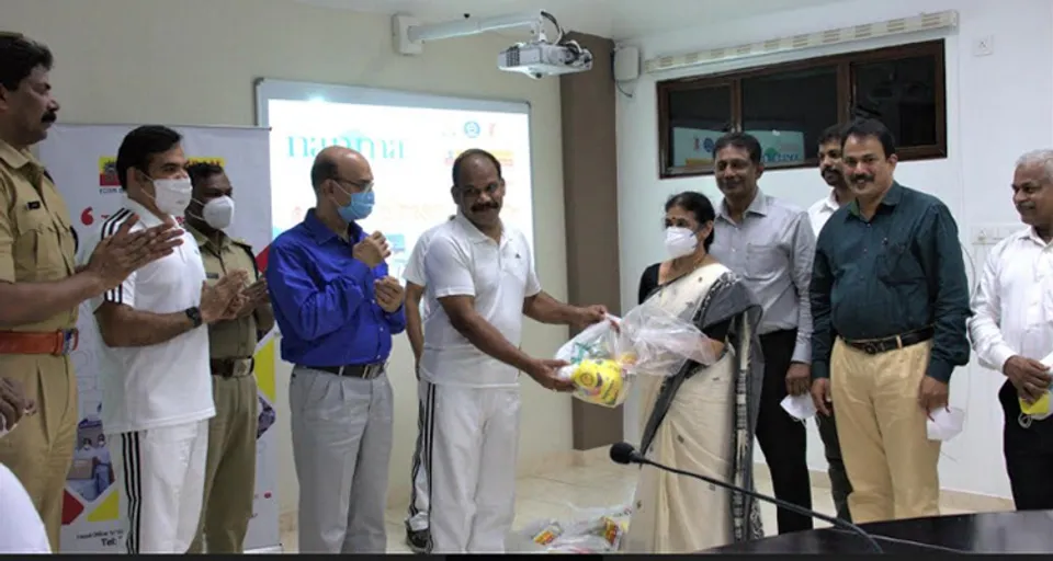 മണപ്പുറം ഫൗണ്ടേഷൻ സൗജന്യ ഭക്ഷ്യധാന്യ കിറ്റുകൾ വിതരണം ചെയ്തു