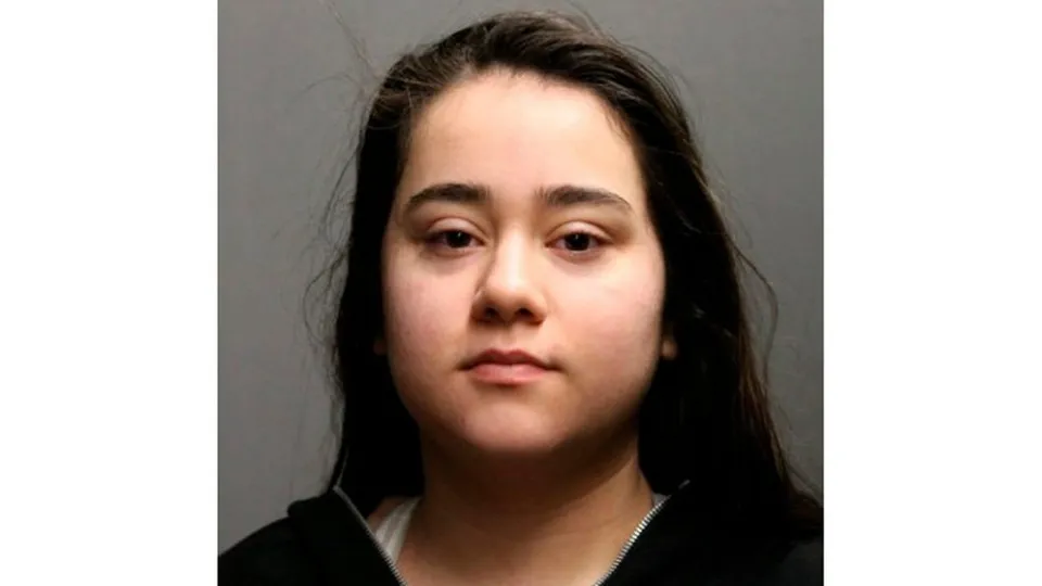 ചിക്കാഗൊയില്‍ വാറന്റുമായി എത്തിയ പോലീസിനെ വെടിവെച്ചുവീഴ്ത്തിയ 19 കാരി അറസ്റ്റില്‍