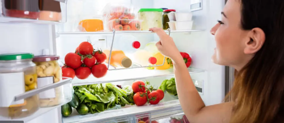 ഫ്രിഡ്ജിലെ ദുർ​ഗന്ധം അകറ്റാനുള്ള വഴികൾ നോക്കാം....