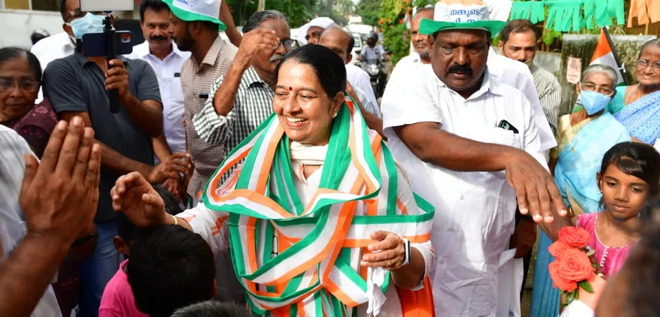 140 സീറ്റില്‍ 99 സീറ്റു നേടി ഏറ്റവും സുരക്ഷിതമായി രണ്ടാമൂഴം തുടരുന്ന പിണറായി സര്‍ക്കാറിന്റെ ഒന്നാം വാര്‍ഷികത്തില്‍ ചരിത്രവിജയത്തിന്റെ കുപ്പായം തുന്നി കാത്തിരുന്നെങ്കിലും പിടിയെ കൈവിടാന്‍ തൃക്കാക്കരക്കാര്‍ തയ്യാറായിരുന്നില്ല എന്നതാണ് വാസ്തവം. തൃക്കാക്കര നല്‍കുന്ന പാഠം... (ലേഖനം)