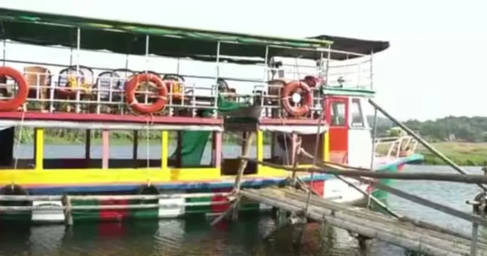 ലൈസൻസ് ഇല്ലാതെ സർവ്വീസ് നടത്തി: മലപ്പുറത്ത് ബോട്ട് പിടിച്ചെടുത്തു