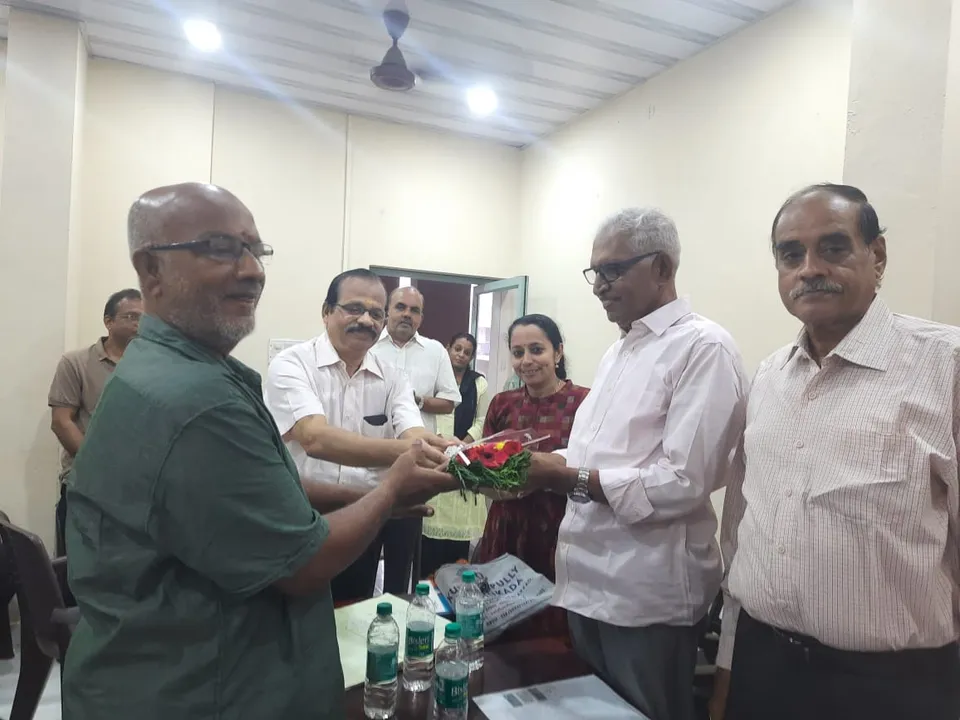 അപ്പാർട്ട്മെൻറുകളുടെ അപ്പെക്സ് ബോഡിയുടെ വൈസ് പ്രസിഡന്റായി തിരഞ്ഞെടുത്ത പ്രൊ. വിജയനെ ആദരിച്ചു