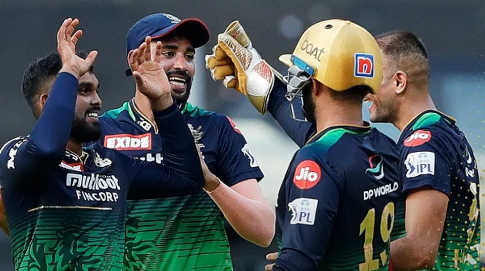 സണ്‍ റൈസേഴ്‌സ് ഹൈദാരാബാദിനെ 67 റണ്‍സിന് തകര്‍ത്തു; പ്ലേ ഓഫ് പ്രതീക്ഷകള്‍ സജീവമാക്കി ആര്‍സിബി